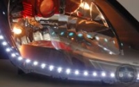 03-05_nissan_350z_red_black_led (7)