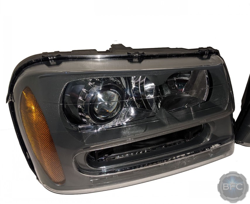 2007 Chevy Trailblazer Custom Projector D2S Retrofit Headlights OEM Look